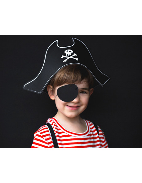 1 Chapeau et ?il de Pirate Carton