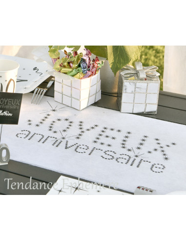 1 Chemin de Table Joyeux Anniversaire Blanc 5m